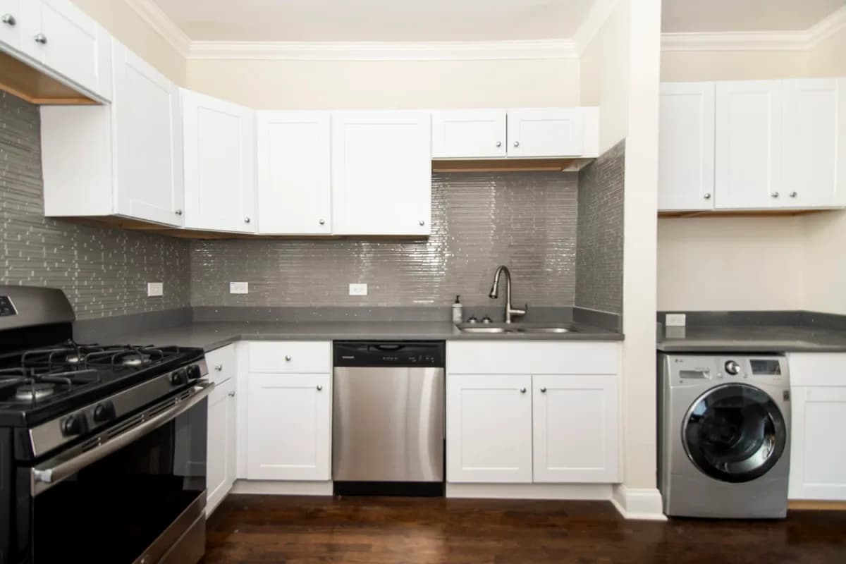 312-320 Lee St, Apt 1 — photo 3