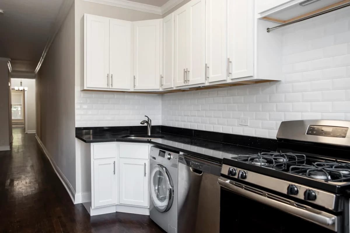 312-320 Lee St, Apt 1 — photo 2