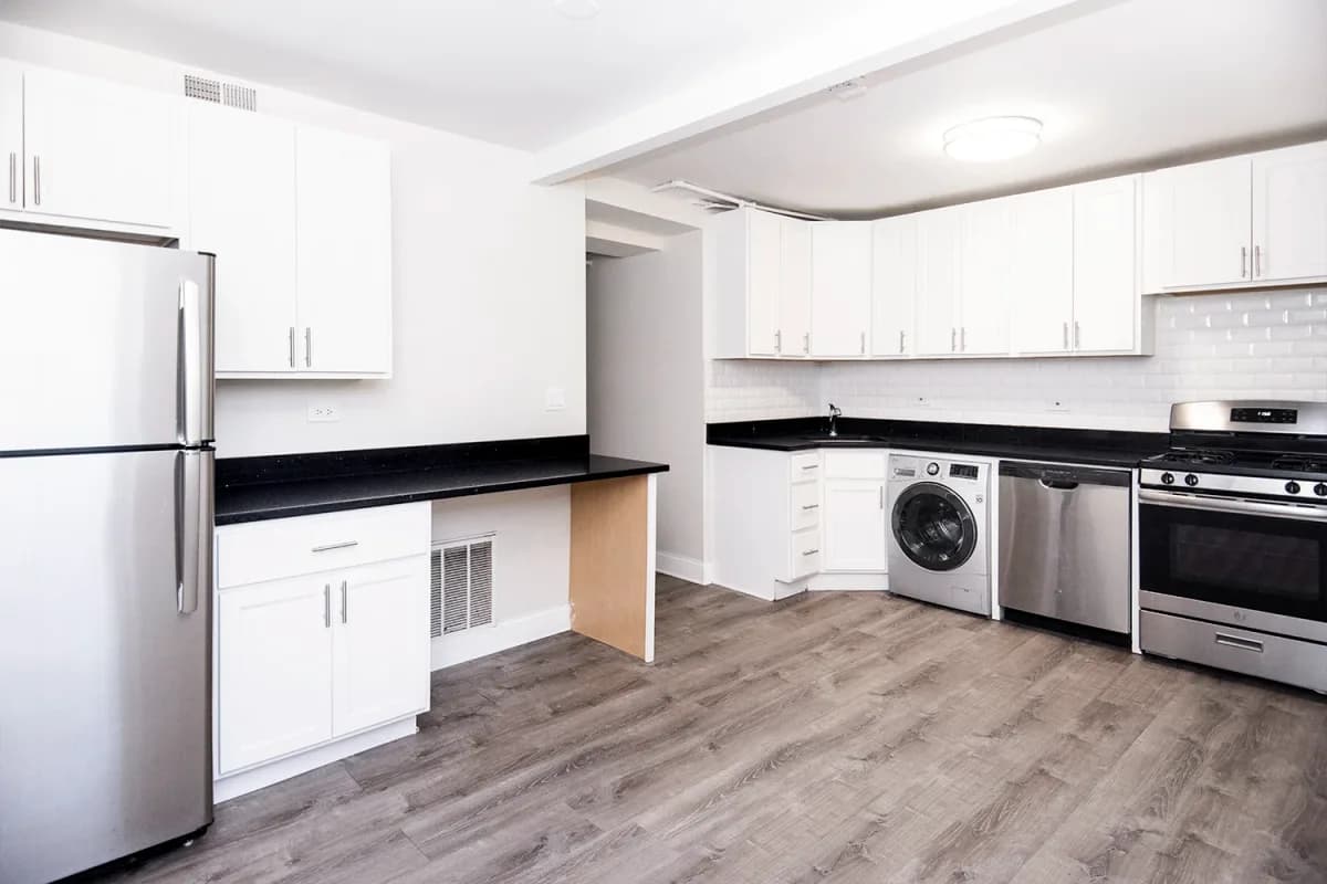 312-320 Lee St, Apt gdn — photo 3