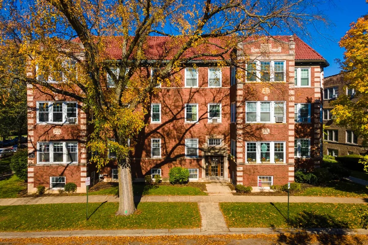 325-31 Kedzie St apartment building