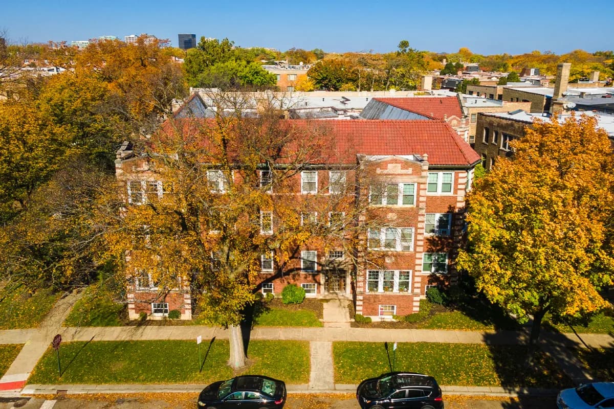 325-31 Kedzie St apartment building