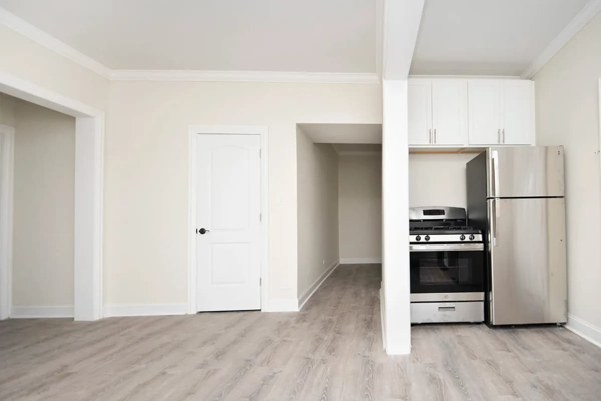 325-31 Kedzie St, Apt 2 — photo 4