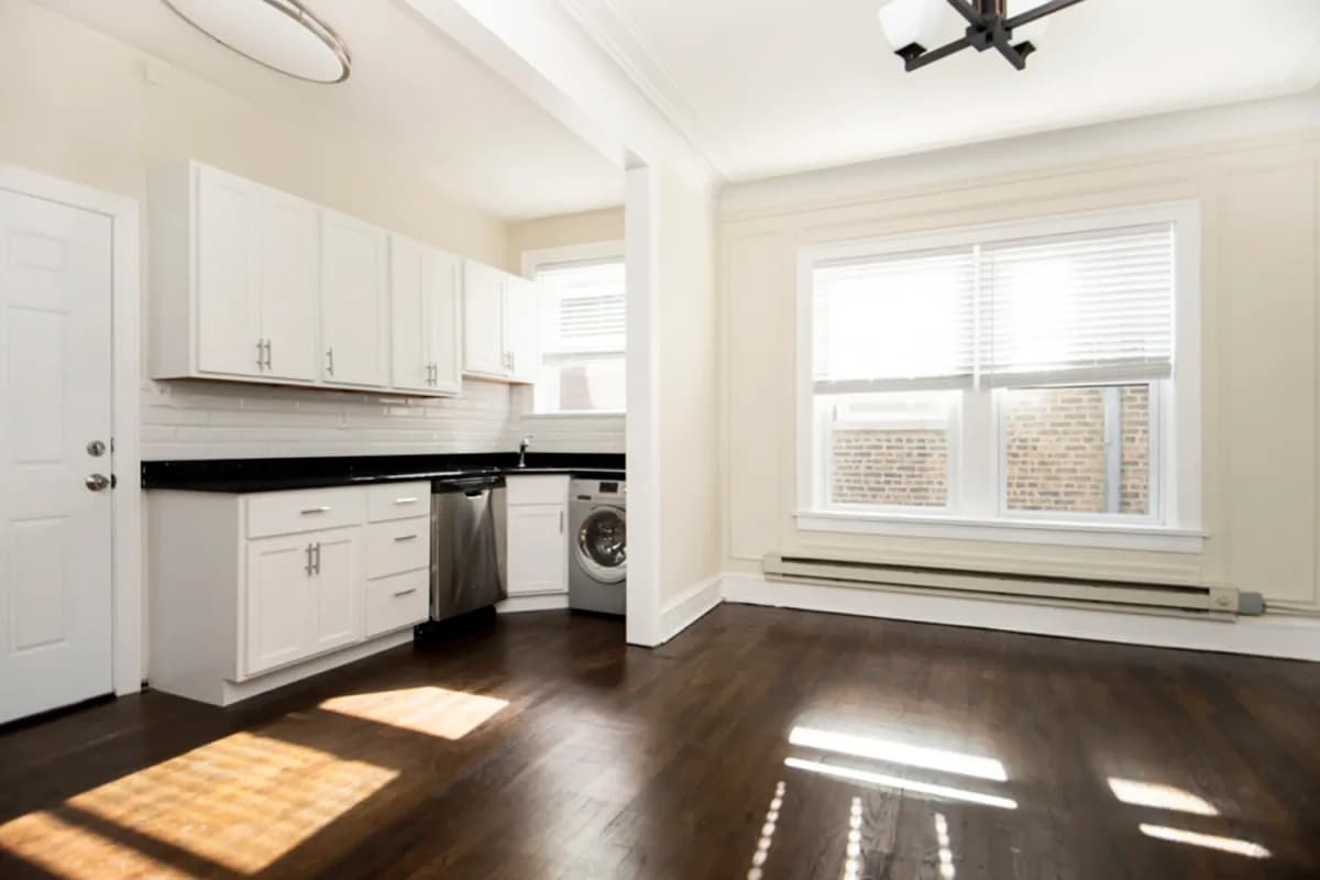 325-31 Kedzie St, Apt 3 — photo 5