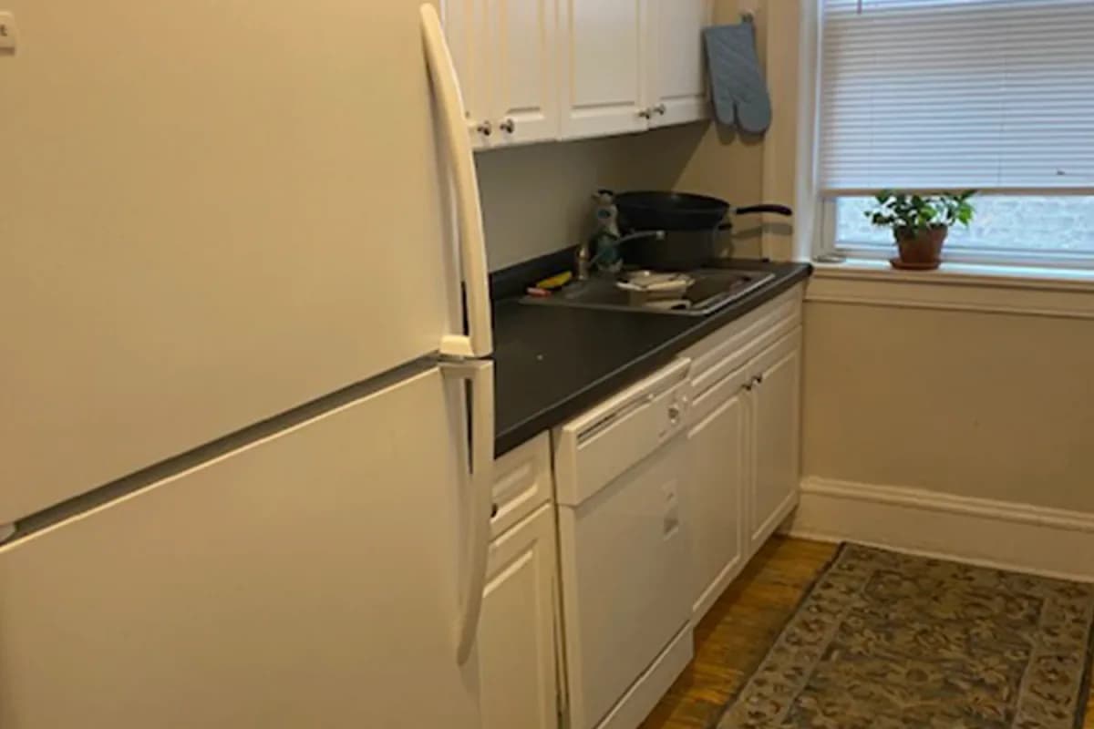 325-31 Kedzie St, Apt 2 — photo 2