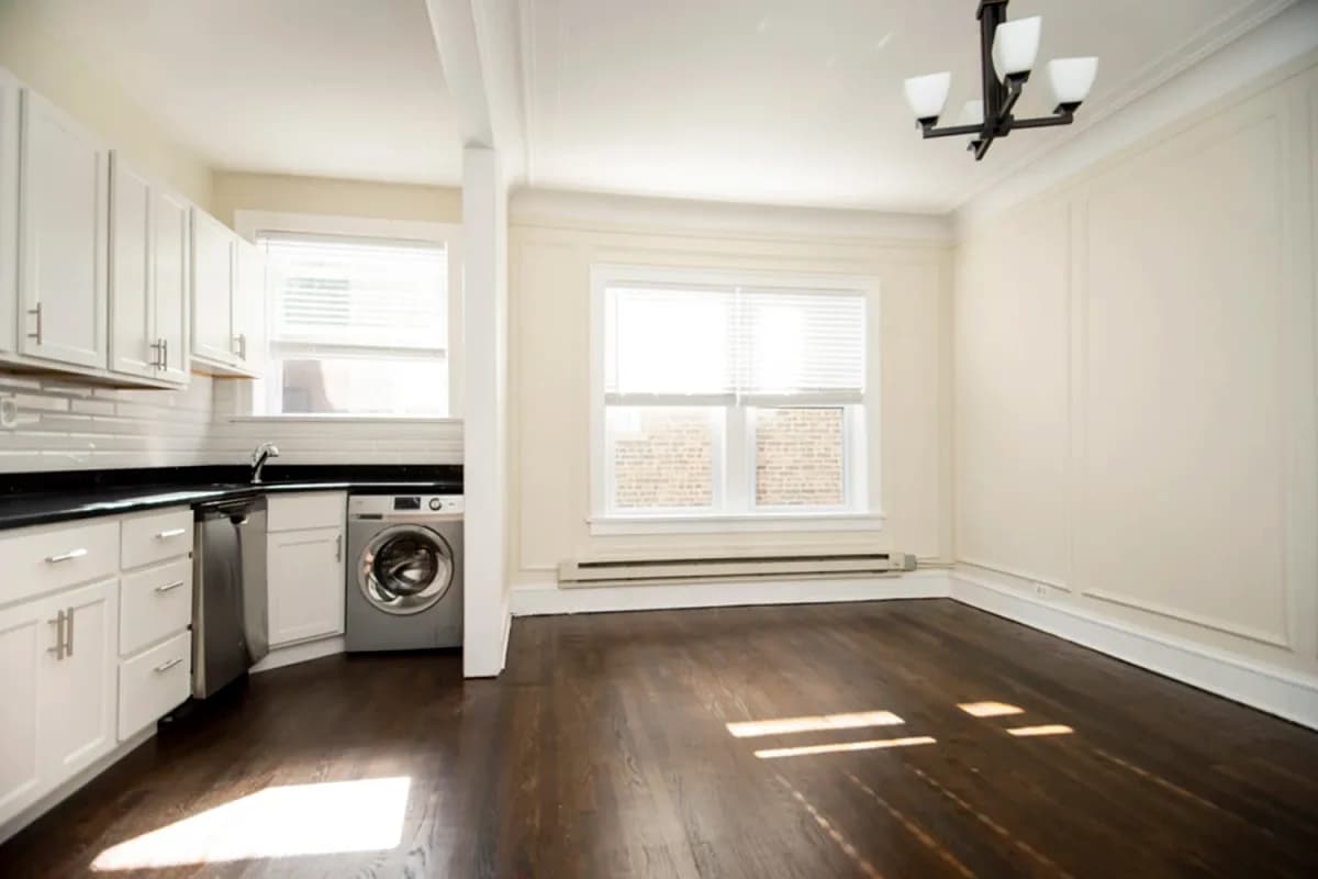 325-31 Kedzie St, Apt 2 — photo 2