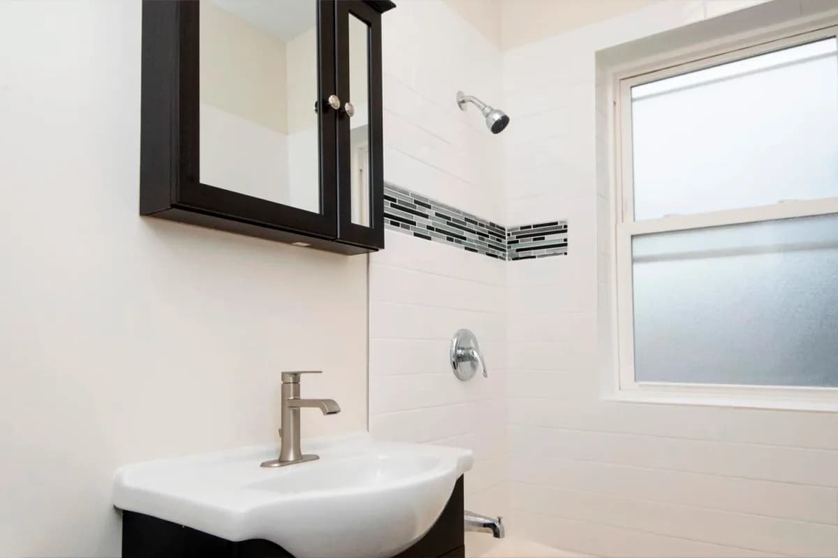 325-31 Kedzie St, Apt 1 — photo 3