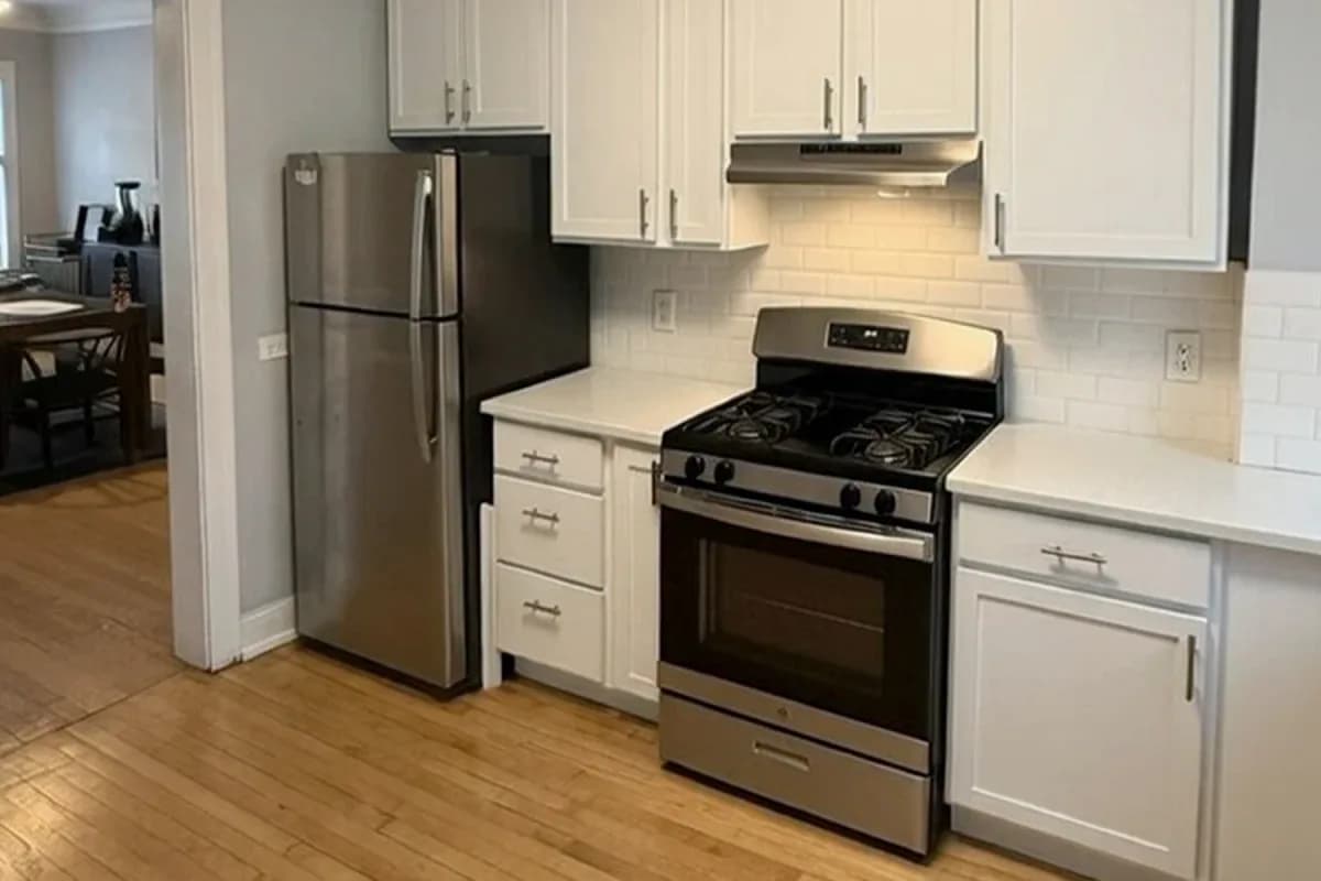 325-31 Kedzie St, Apt 2 — photo 1