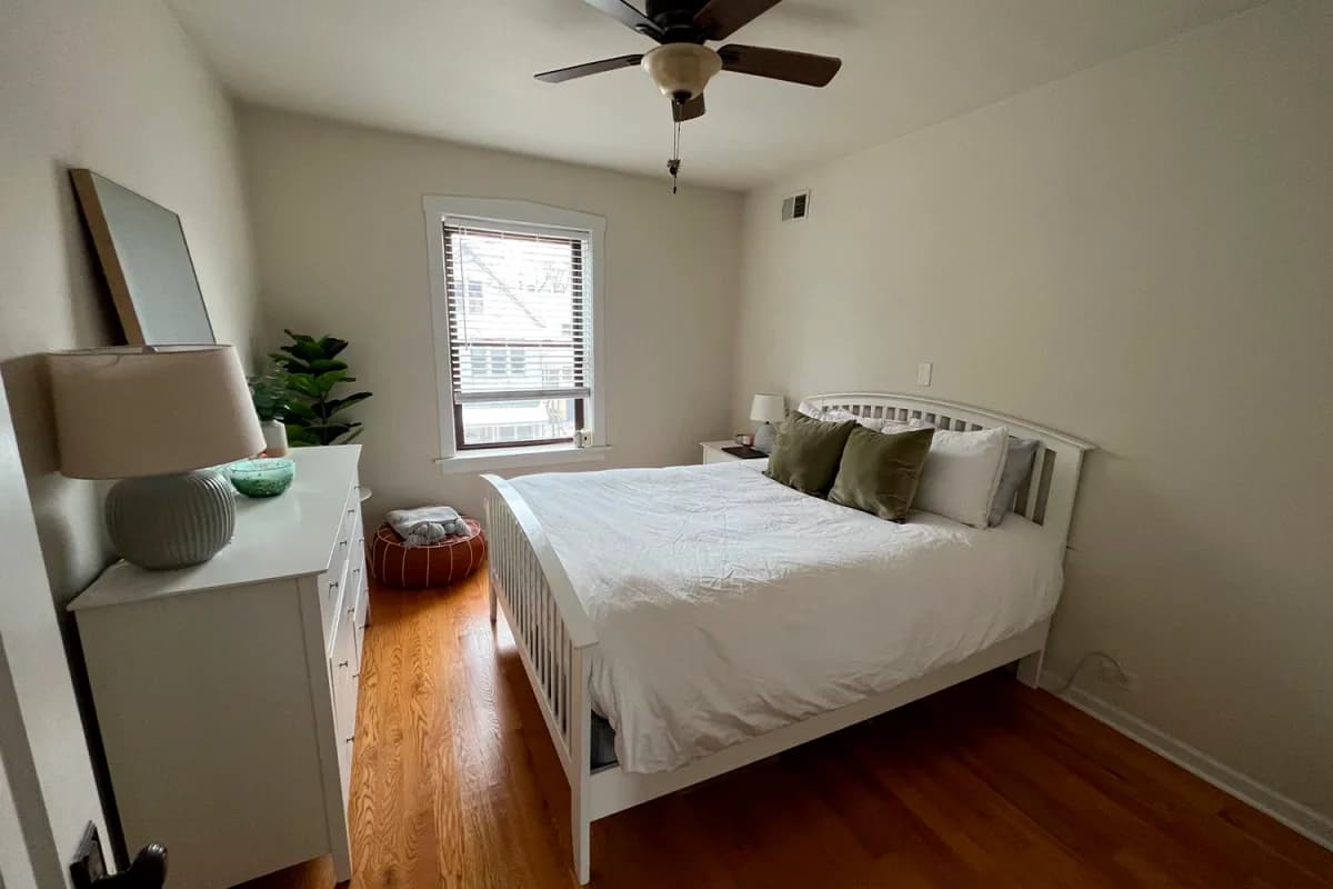 3323 N. Lakewood Ave, Apt 2 — photo 3