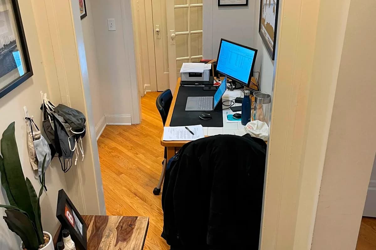 3323 N. Lakewood Ave, Apt G — hallway view toward the home office nook