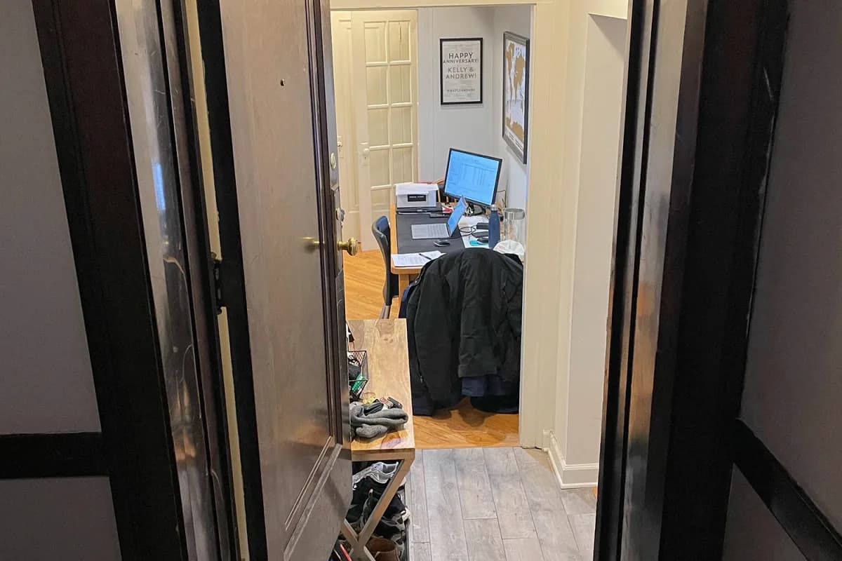 3323 N. Lakewood Ave, Apt G — stacked washer and dryer in louvered closet