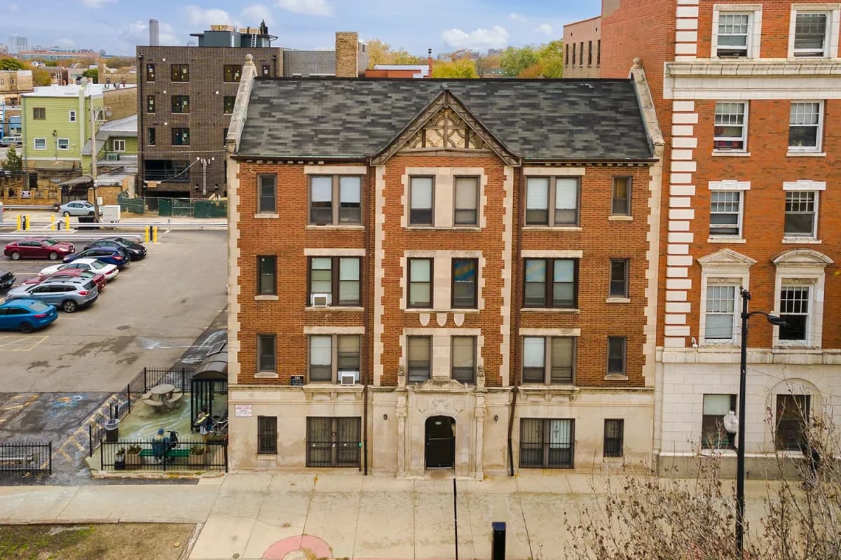 3345-47 N. Marshfield Ave apartment building