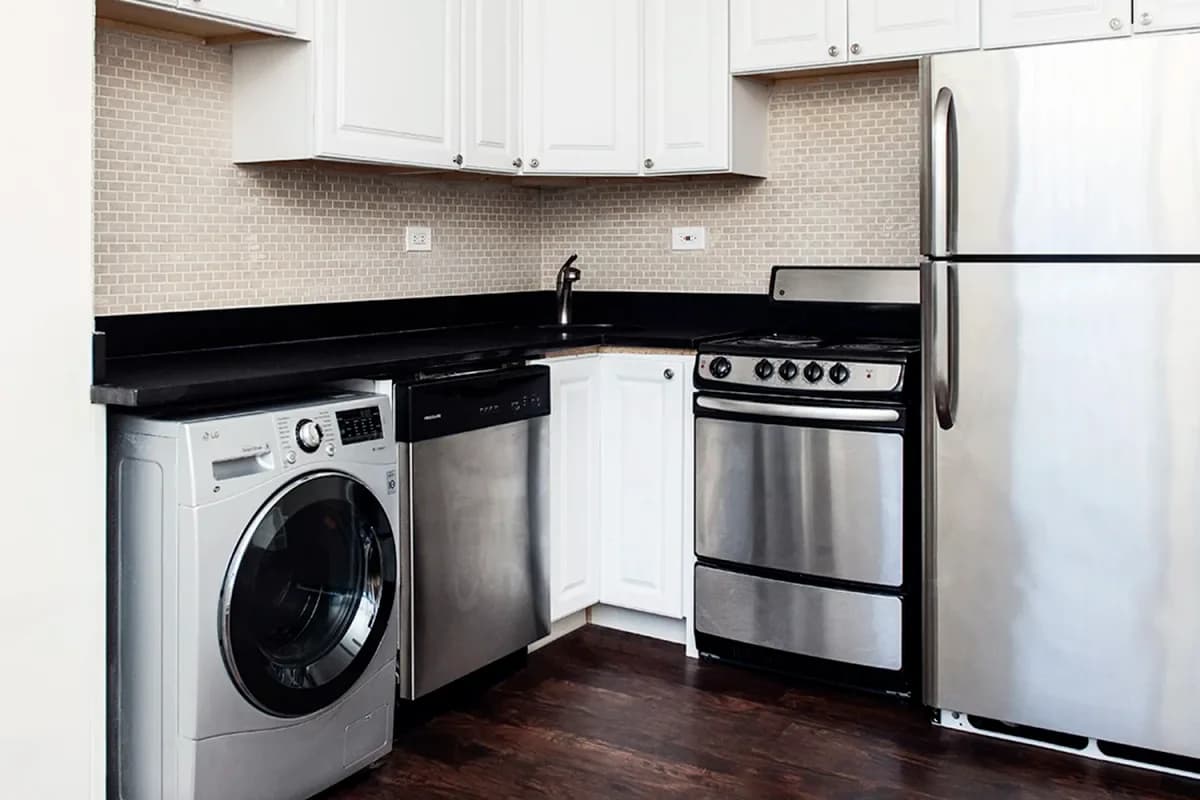 3345-47 N. Marshfield Ave, Apt 103 — photo 1