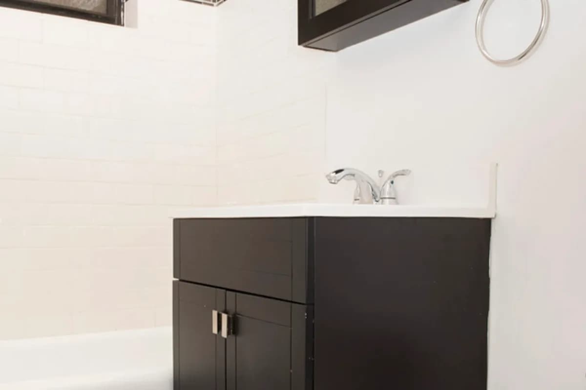 3345-47 N. Marshfield Ave, Apt 105 — photo 5