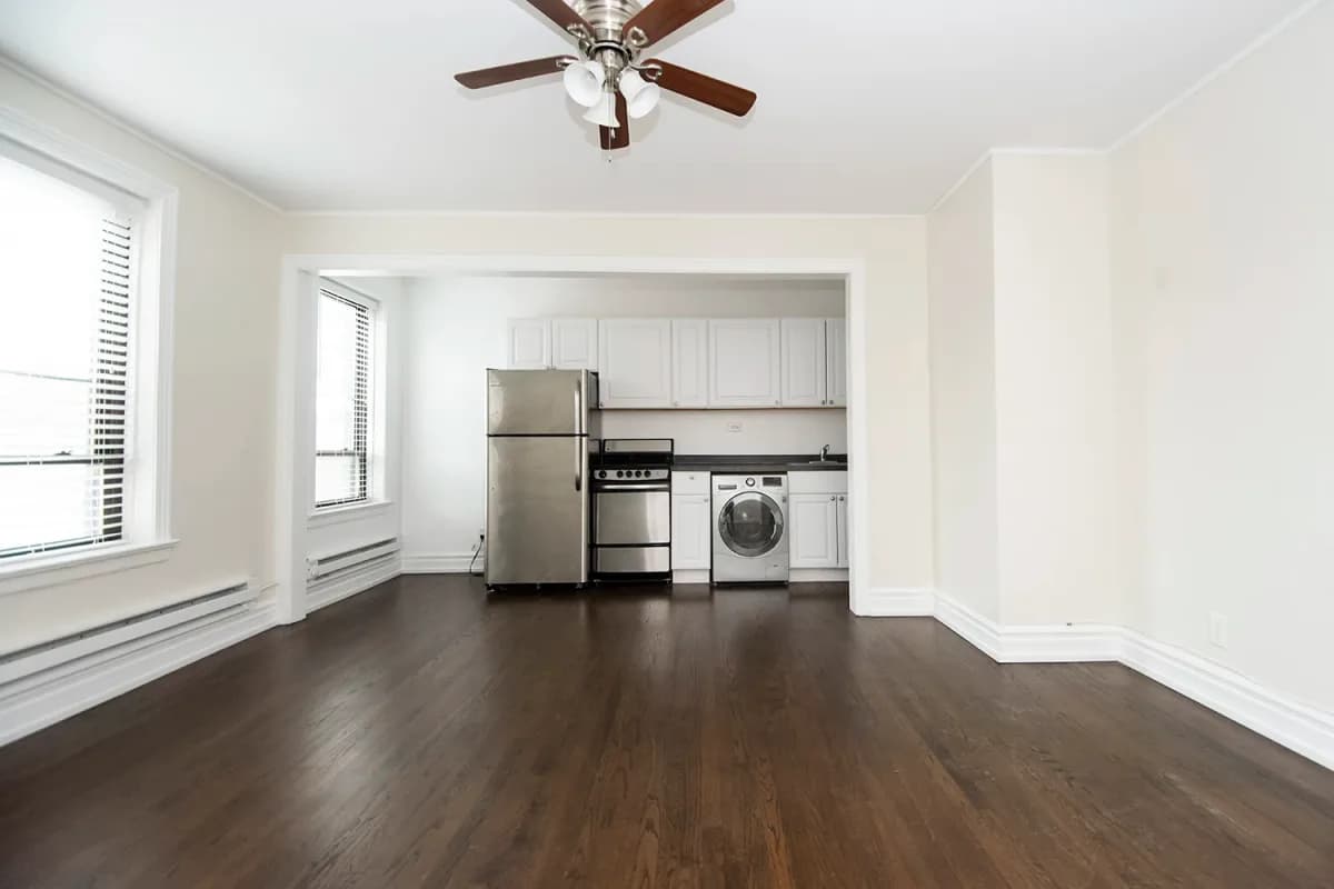 3345-47 N. Marshfield Ave, Apt 106 — photo 4