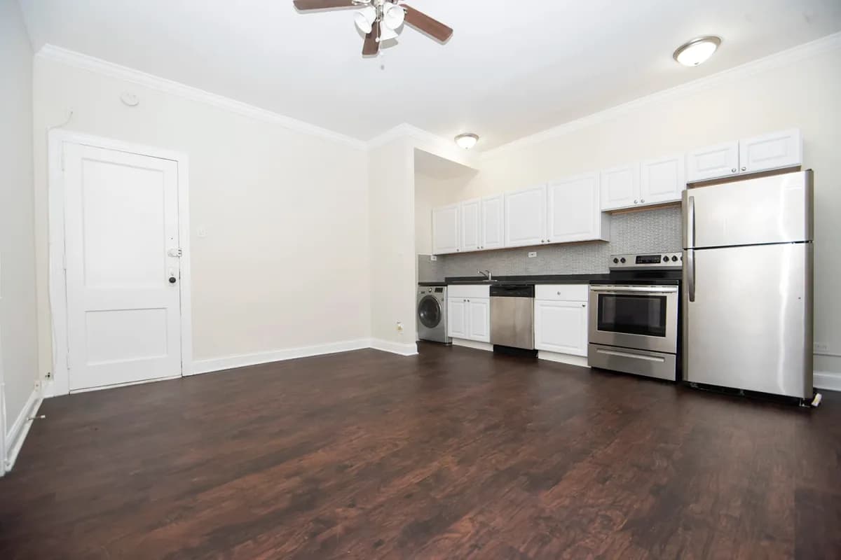 3345-47 N. Marshfield Ave, Apt 108 — photo 2