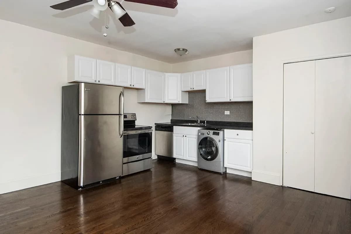 3345-47 N. Marshfield Ave, Apt 202 — photo 1
