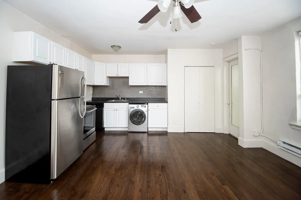 3345-47 N. Marshfield Ave, Apt 202 — photo 2