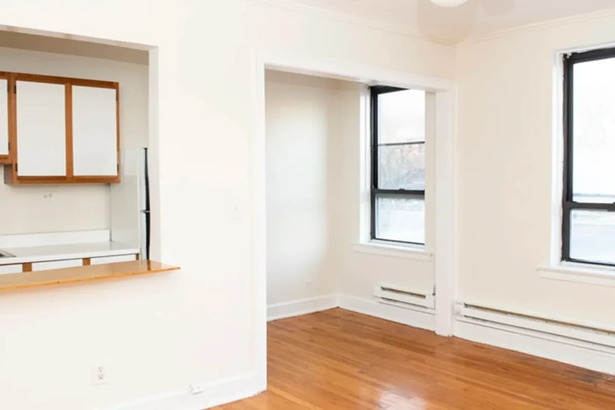 3345-47 N. Marshfield Ave, Apt 204 — photo 1