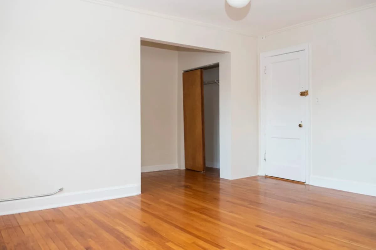 3345-47 N. Marshfield Ave, Apt 204 — photo 4