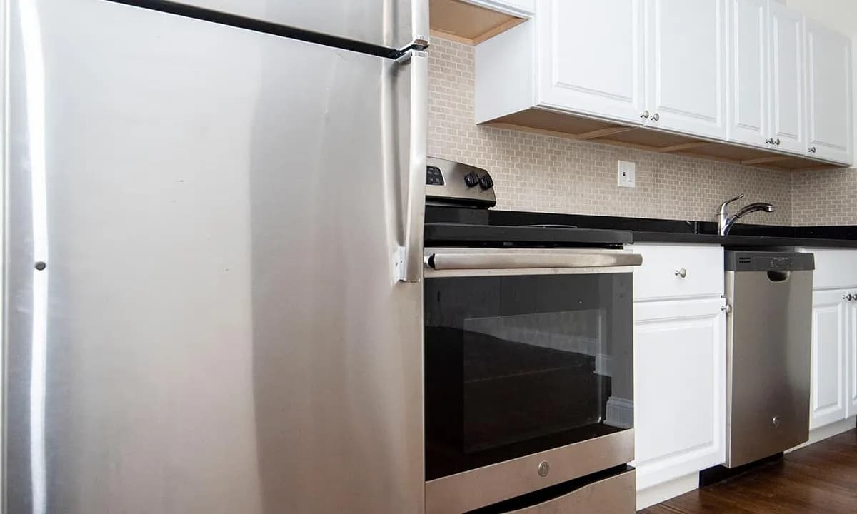 3345-47 N. Marshfield Ave, Apt 205 — photo 1