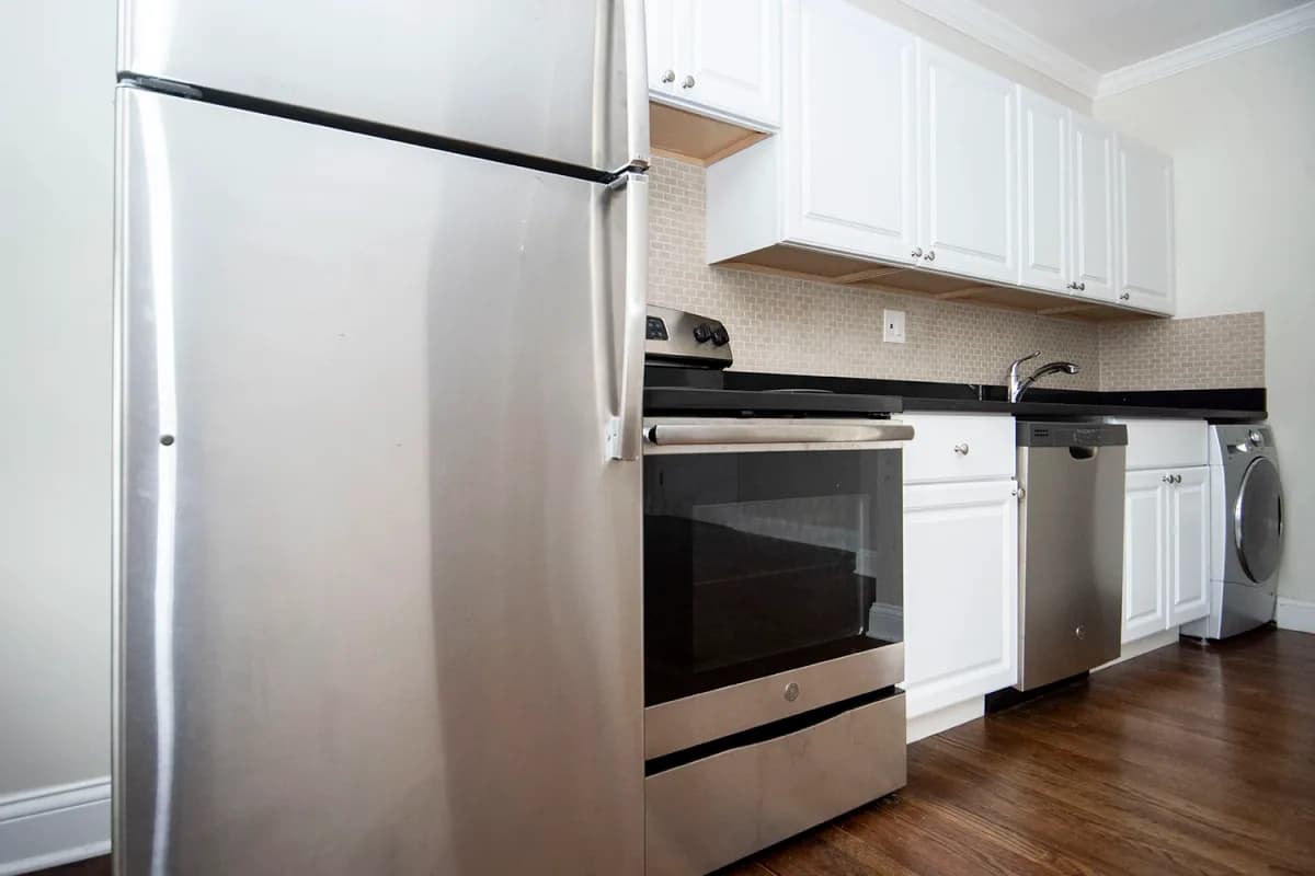 3345-47 N. Marshfield Ave, Apt 205 — photo 3