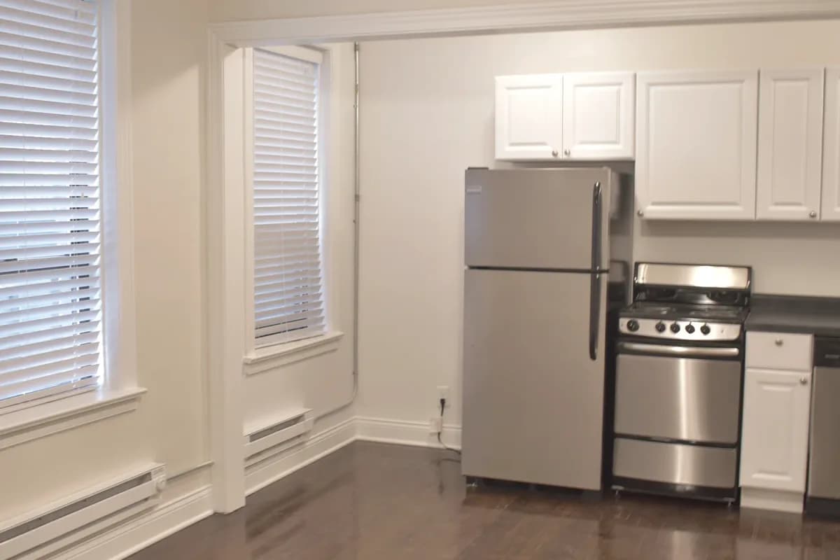 3345-47 N. Marshfield Ave, Apt 206 — photo 3