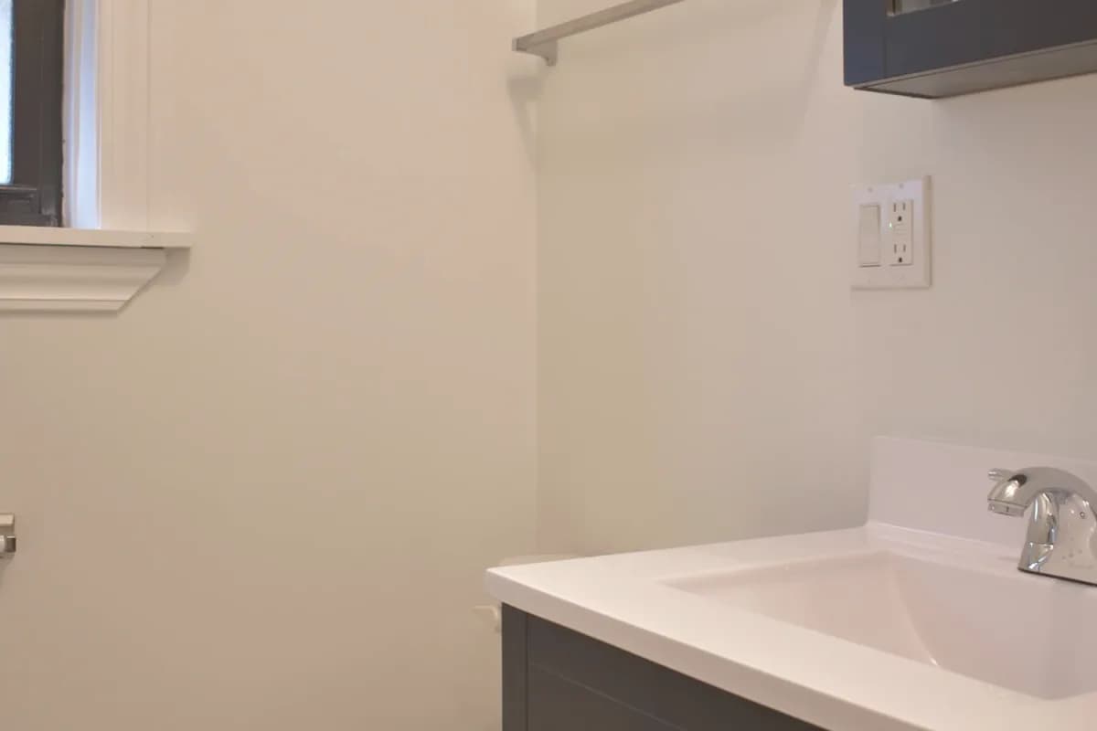 3345-47 N. Marshfield Ave, Apt 206 — photo 4