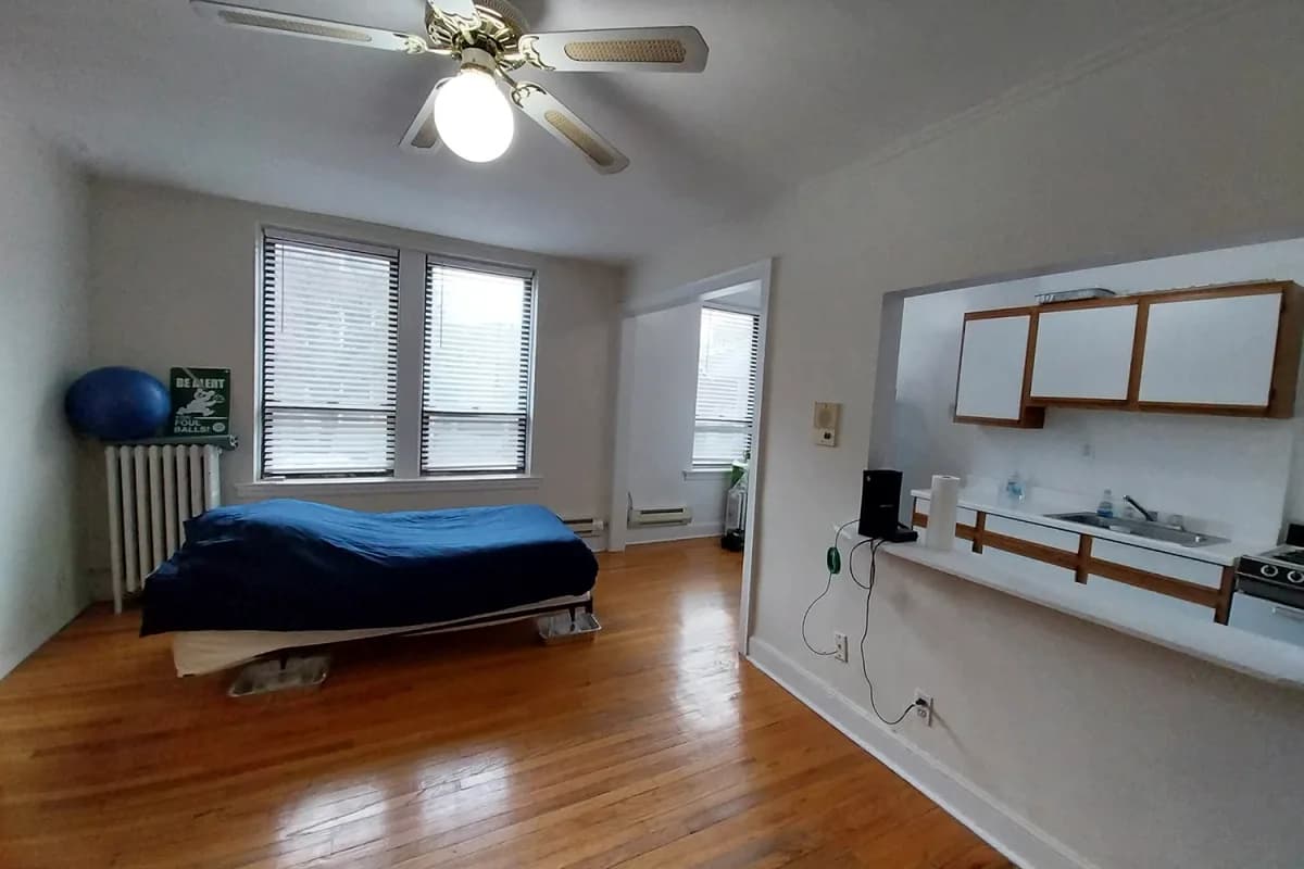 3345-47 N. Marshfield Ave, Apt 210 — photo 2