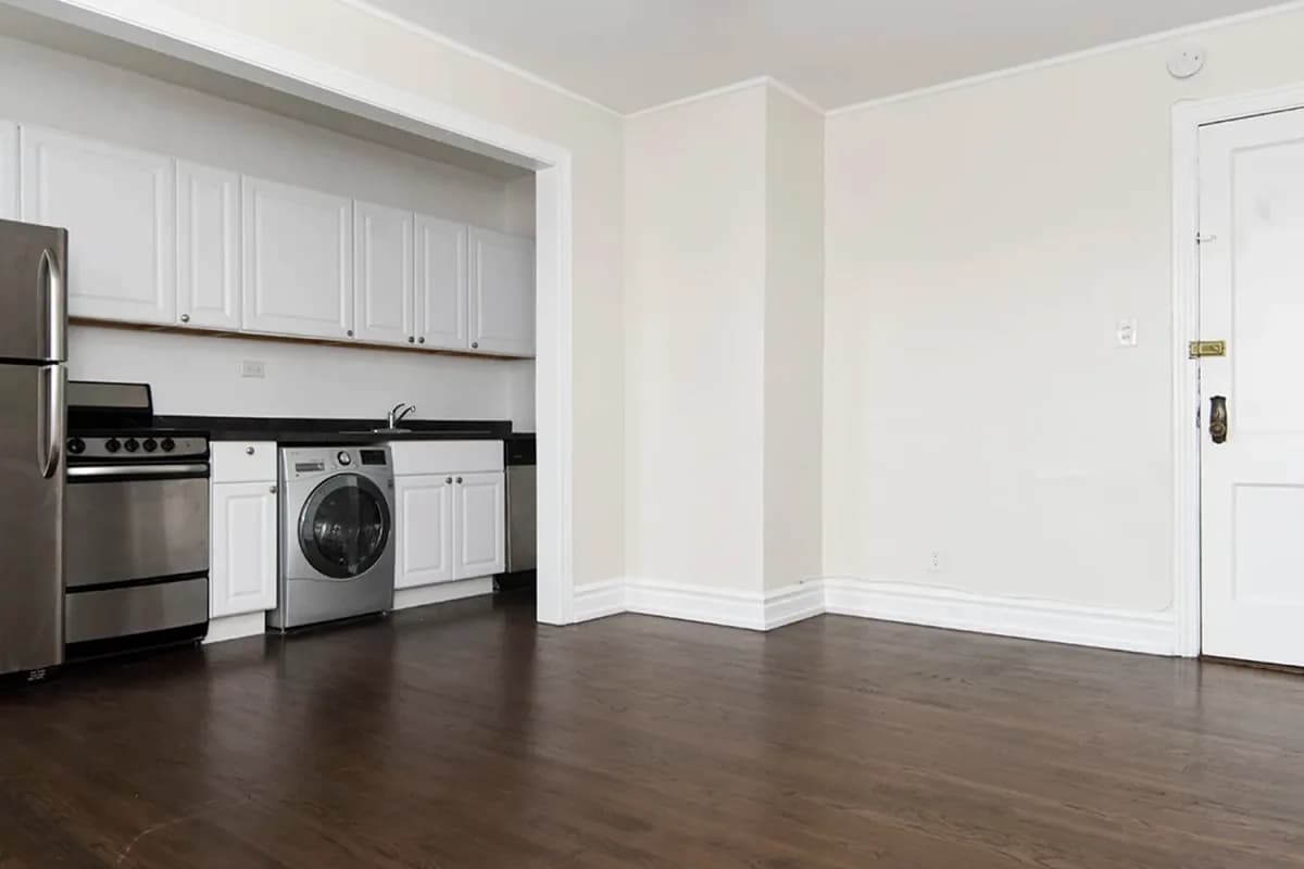 3345-47 N. Marshfield Ave, Apt 301 — photo 1