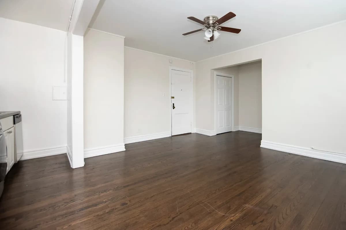 3345-47 N. Marshfield Ave, Apt 301 — photo 5