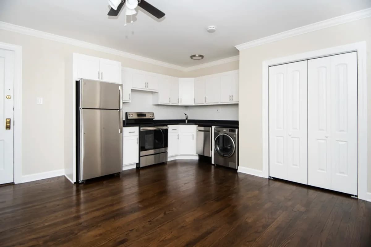3345-47 N. Marshfield Ave, Apt 302 — photo 3