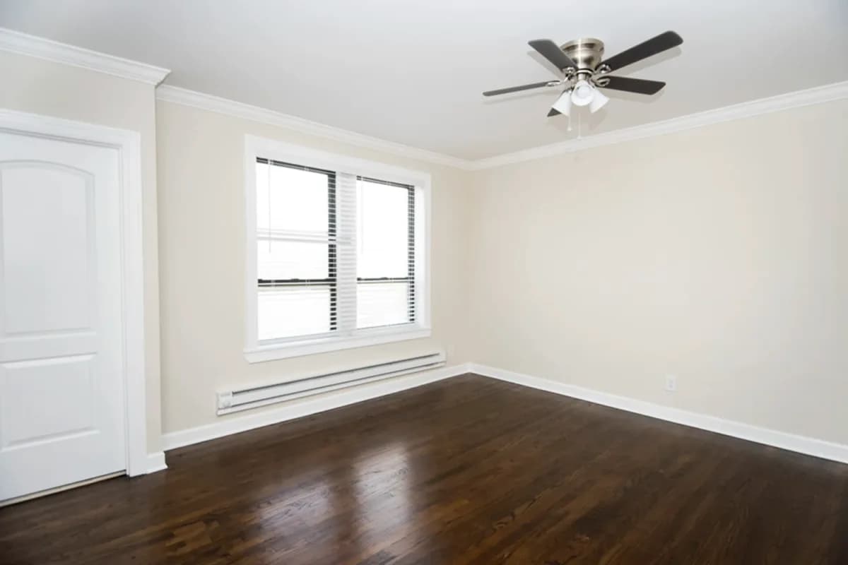 3345-47 N. Marshfield Ave, Apt 302 — photo 4