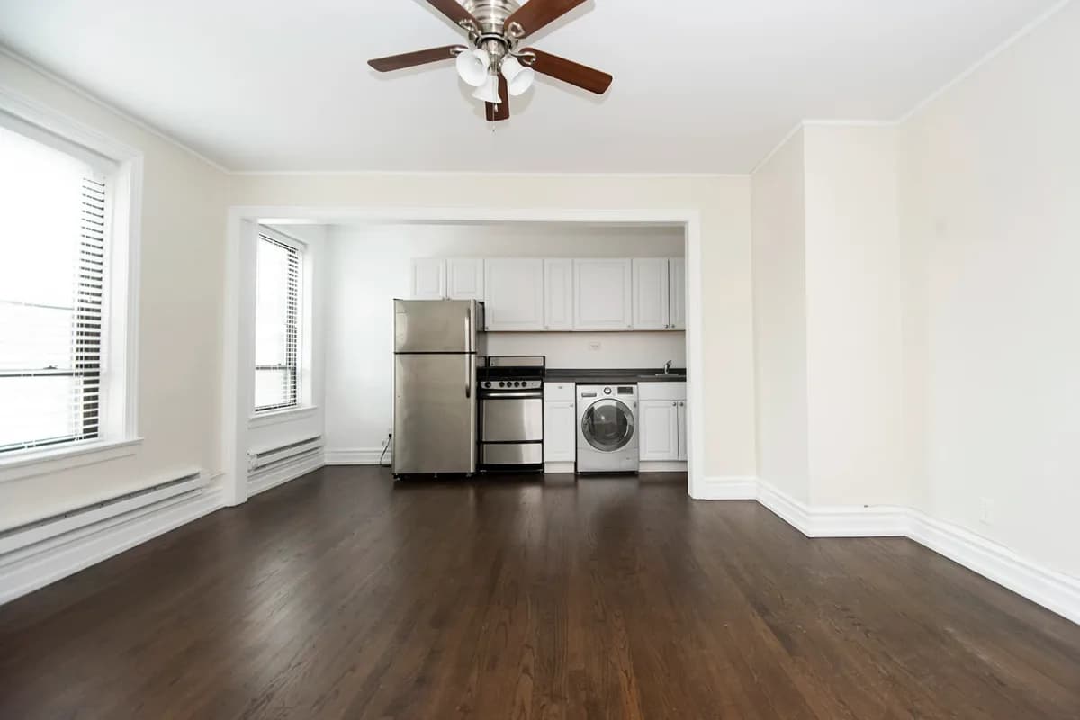 3345-47 N. Marshfield Ave, Apt 303 — photo 4