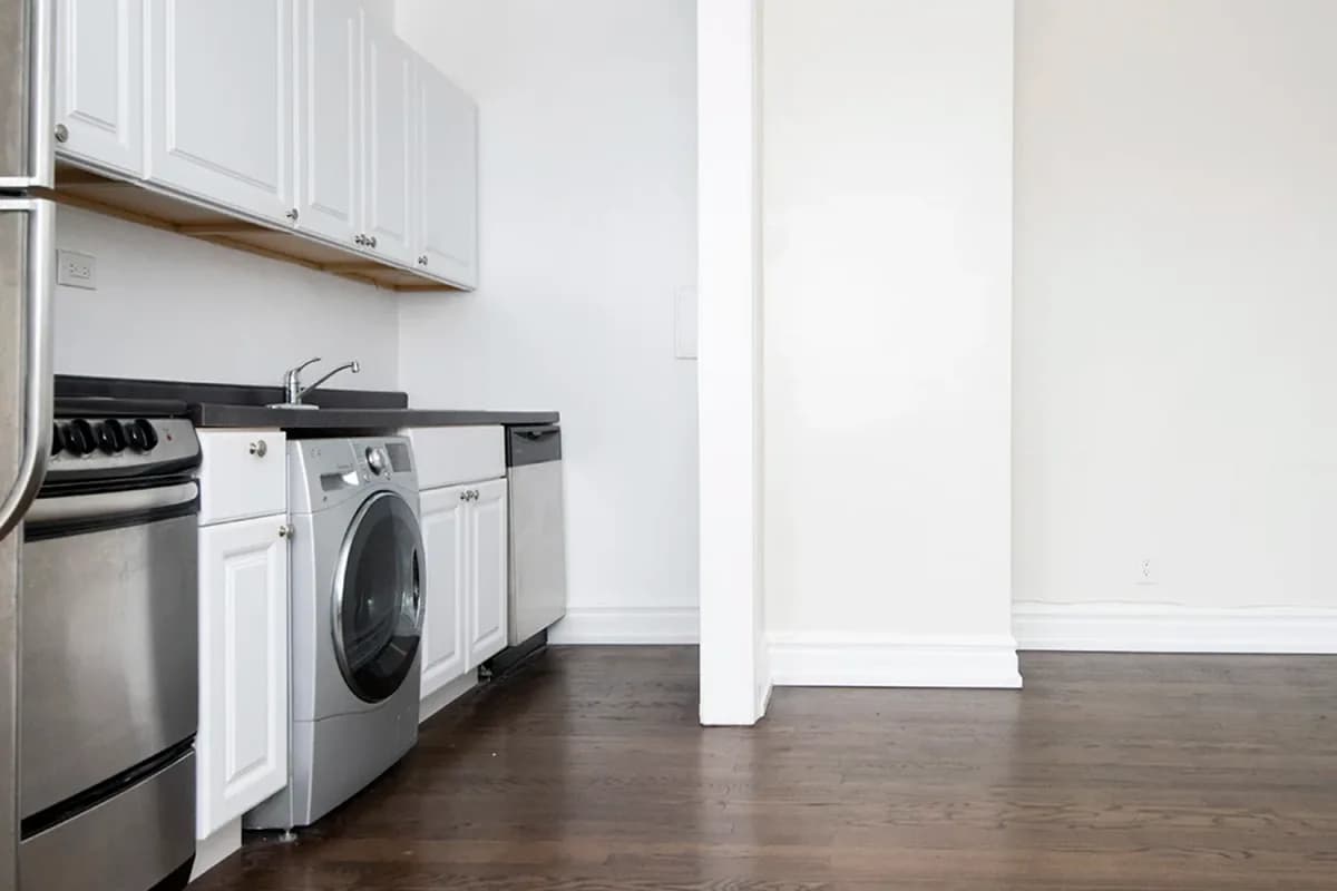3345-47 N. Marshfield Ave, Apt 305 — photo 1