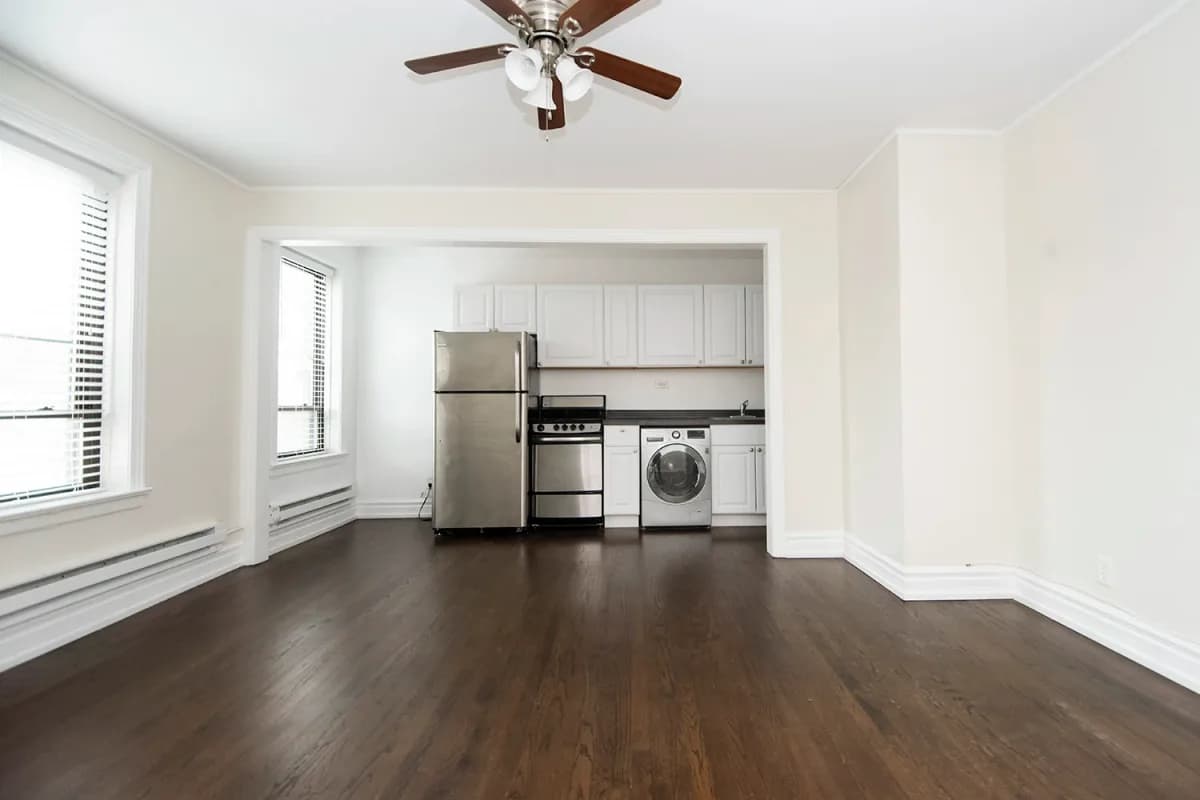 3345-47 N. Marshfield Ave, Apt 305 — photo 4