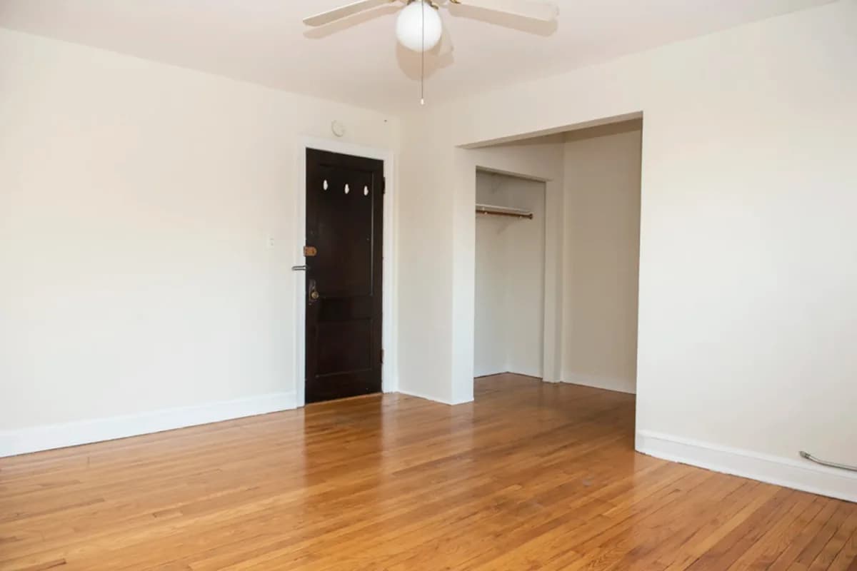 3345-47 N. Marshfield Ave, Apt 306 — photo 5