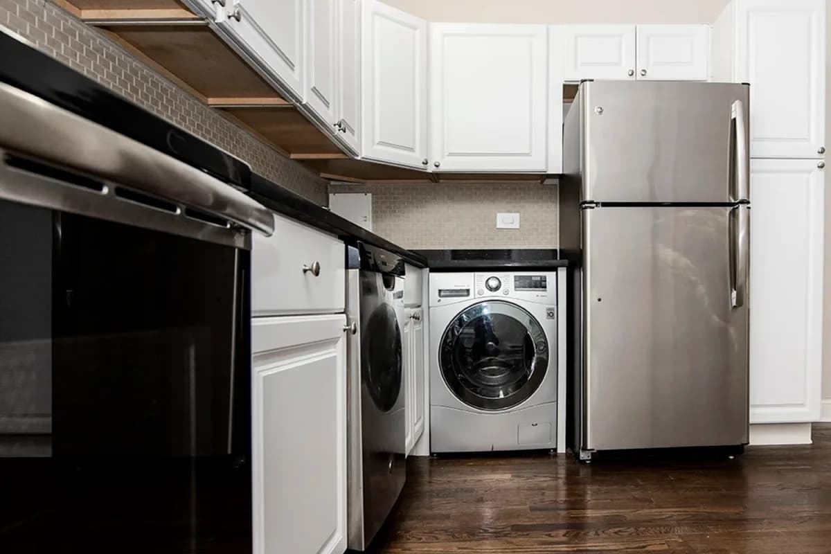 3345-47 N. Marshfield Ave, Apt 308 — photo 1