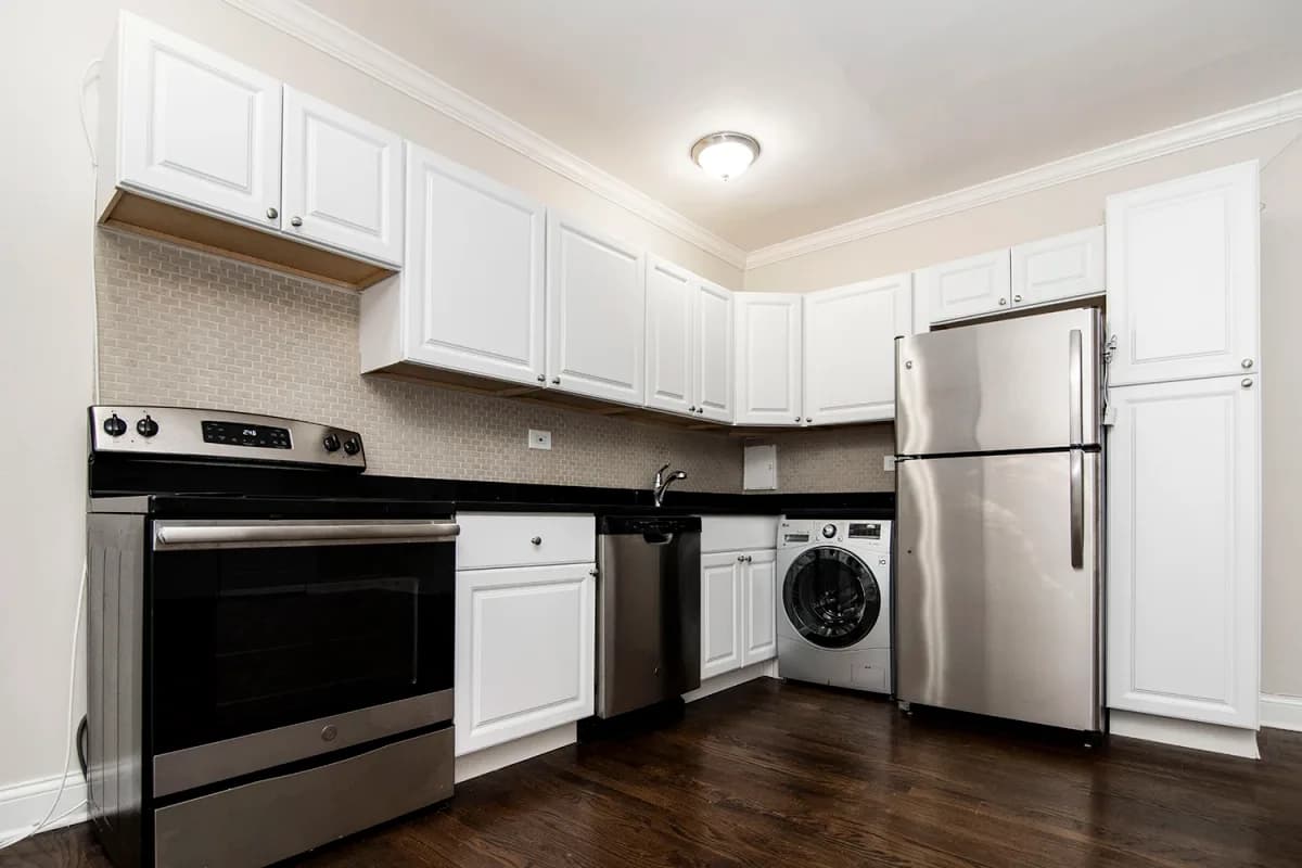 3345-47 N. Marshfield Ave, Apt 308 — photo 3