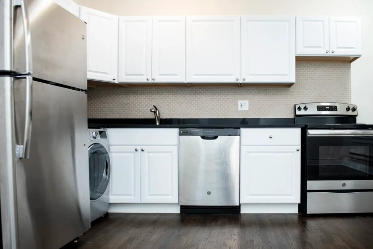 3345-47 N. Marshfield Ave, Apt 309 — photo 5