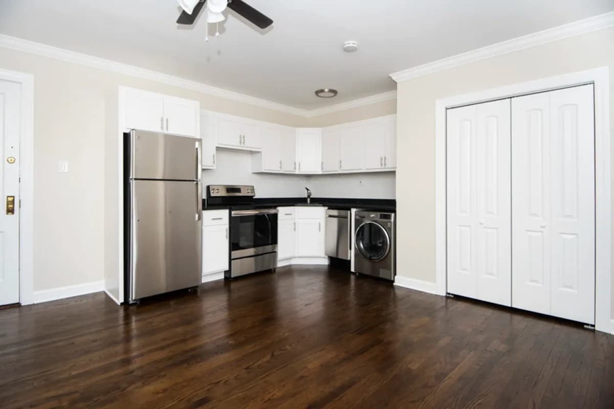 3345-47 N. Marshfield Ave, Apt 402 — photo 3