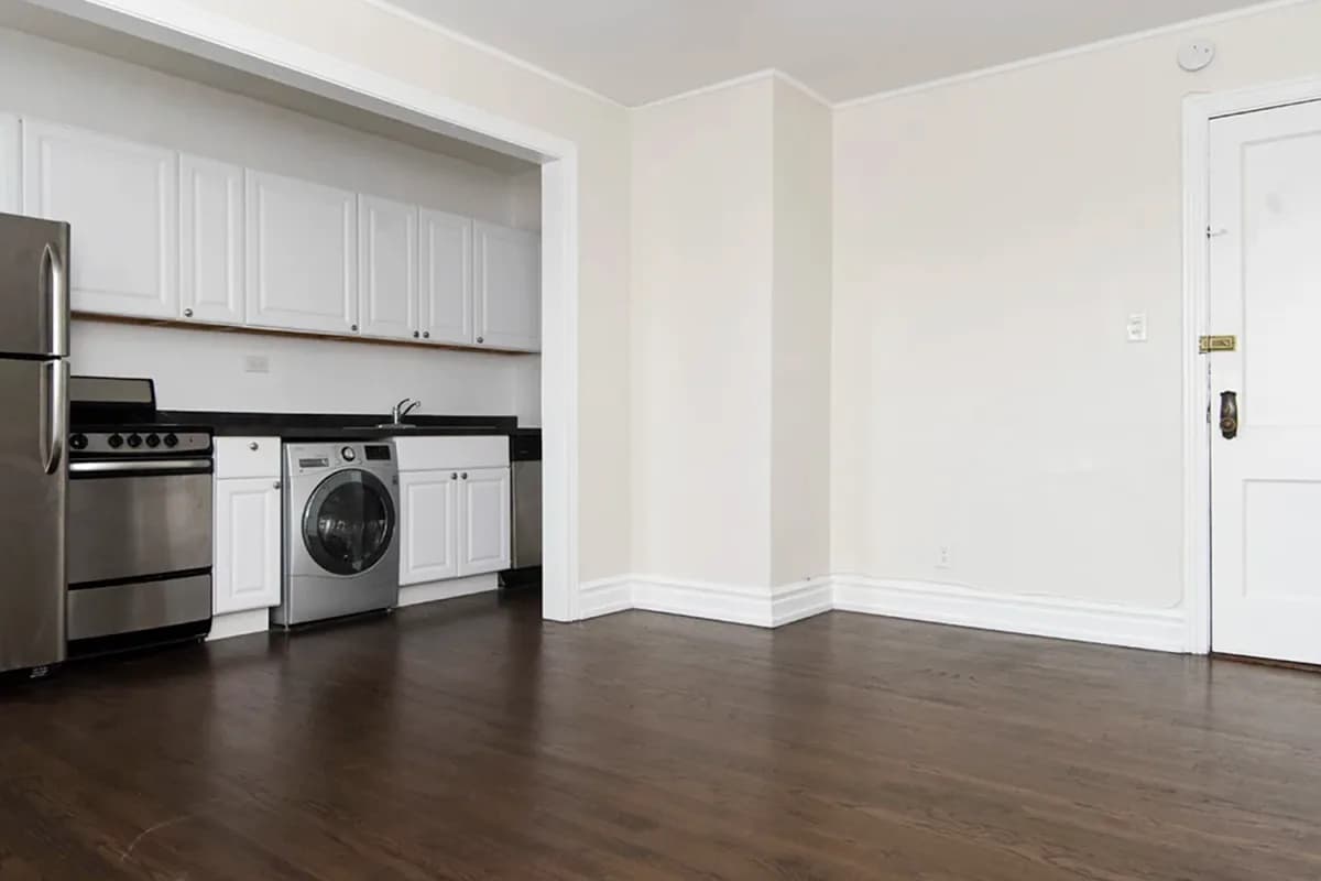 3345-47 N. Marshfield Ave, Apt 406 — photo 1