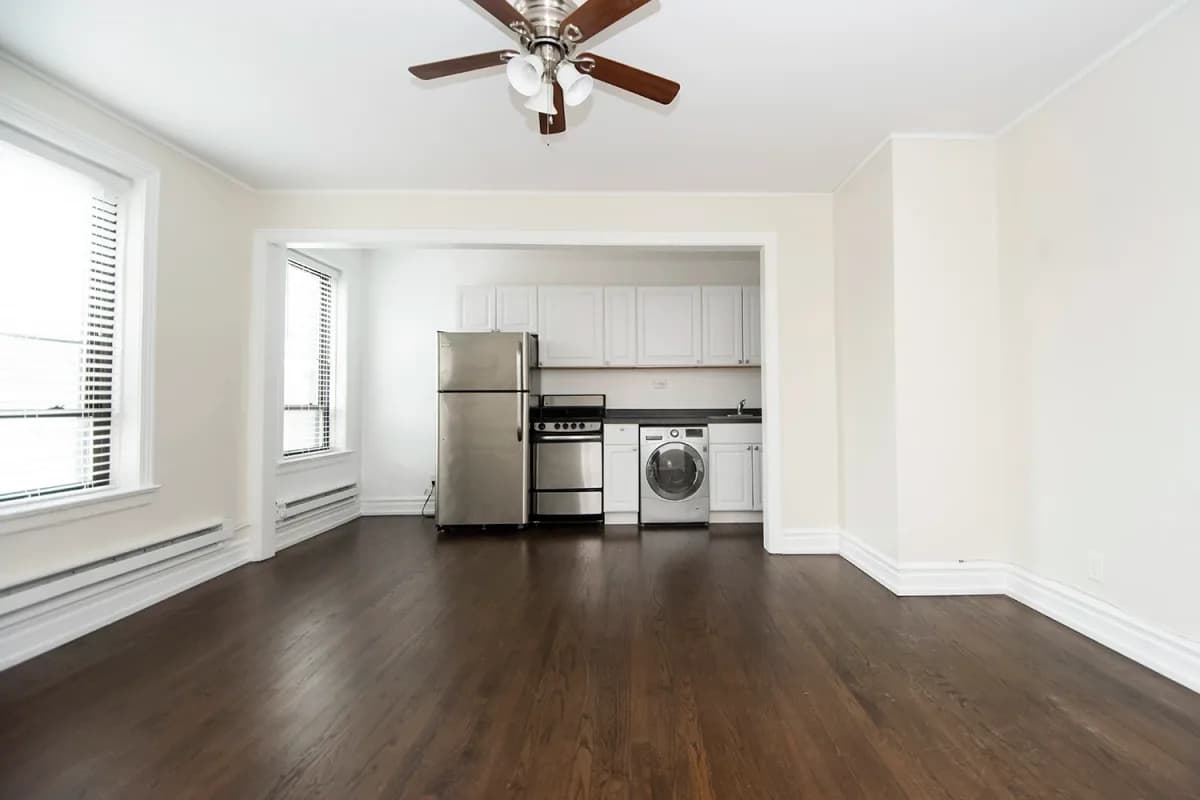 3345-47 N. Marshfield Ave, Apt 406 — photo 4