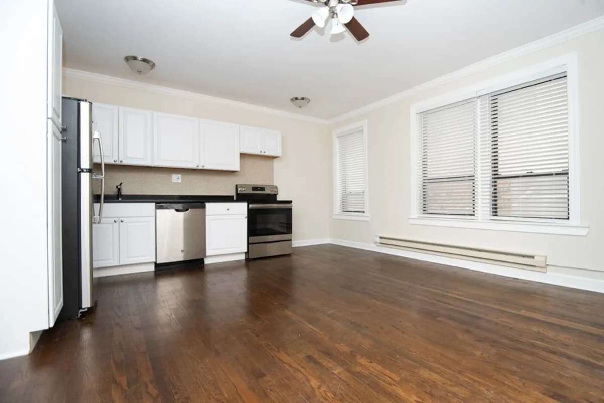 3345-47 N. Marshfield Ave, Apt 407 — photo 4