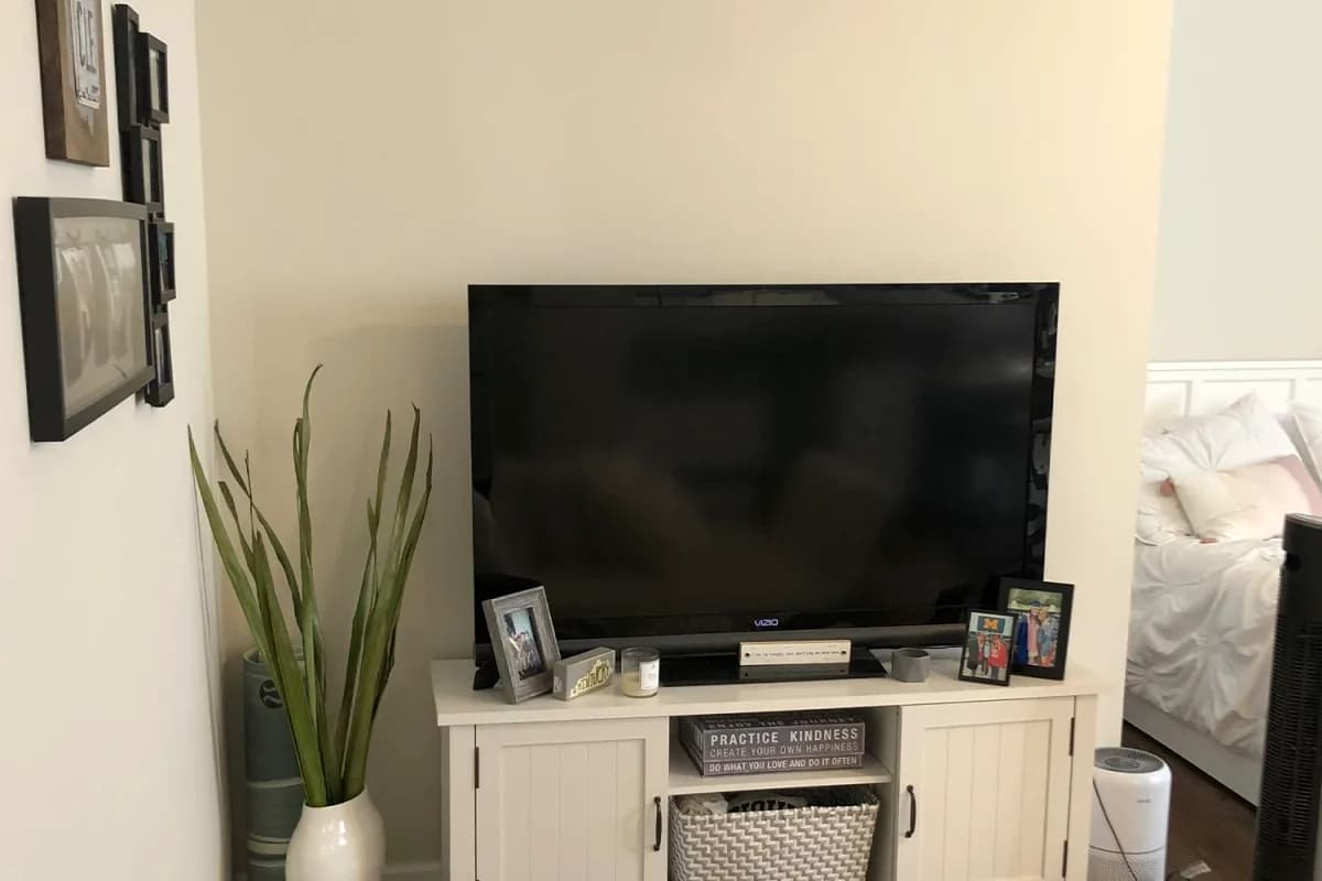 3345-47 N. Marshfield Ave, Apt 410 — photo 5