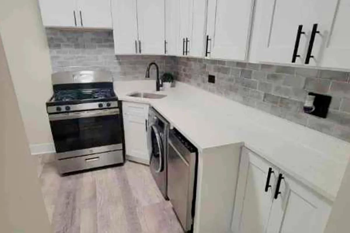 3701 N. Hoyne Ave, Apt 2 — photo 3