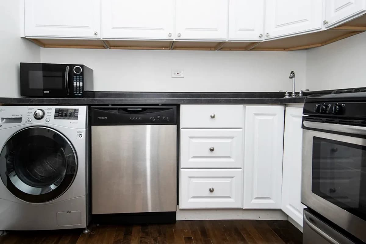 3701 N. Hoyne Ave, Apt 3 — photo 1
