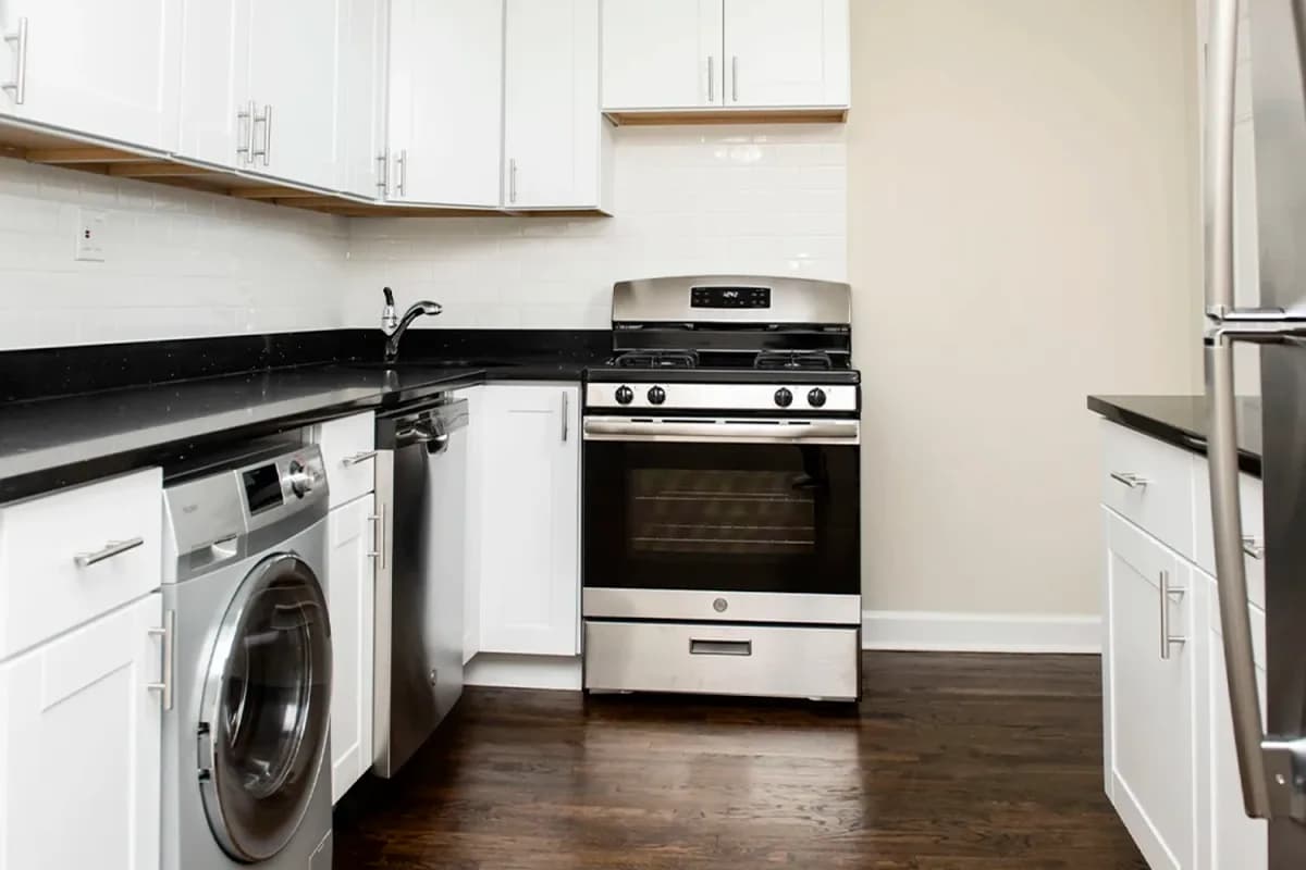 3701 N. Hoyne Ave, Apt 3 — photo 1