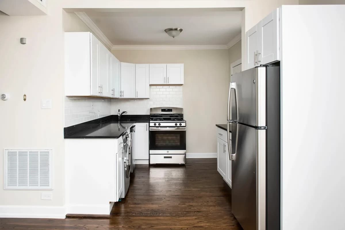 3701 N. Hoyne Ave, Apt 3 — photo 2