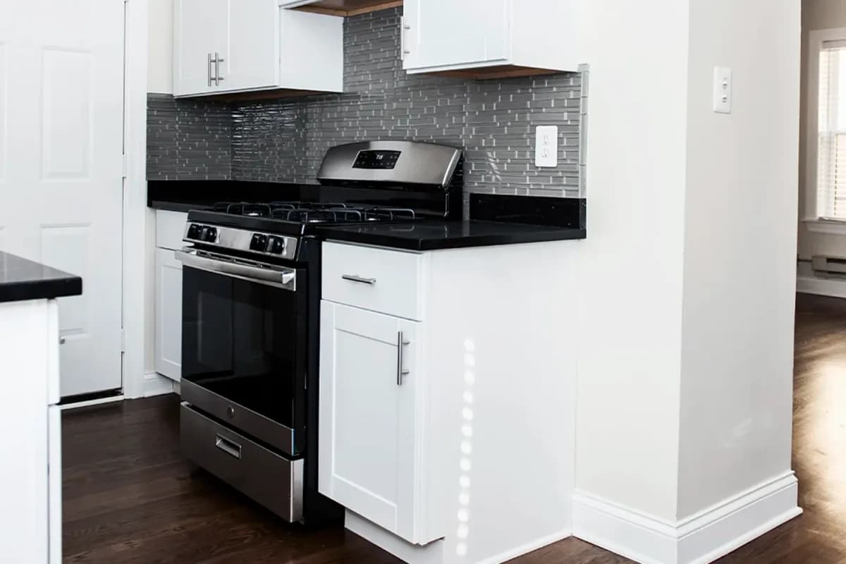 3815-23 N. Greenview Ave, Apt 1e — photo 1