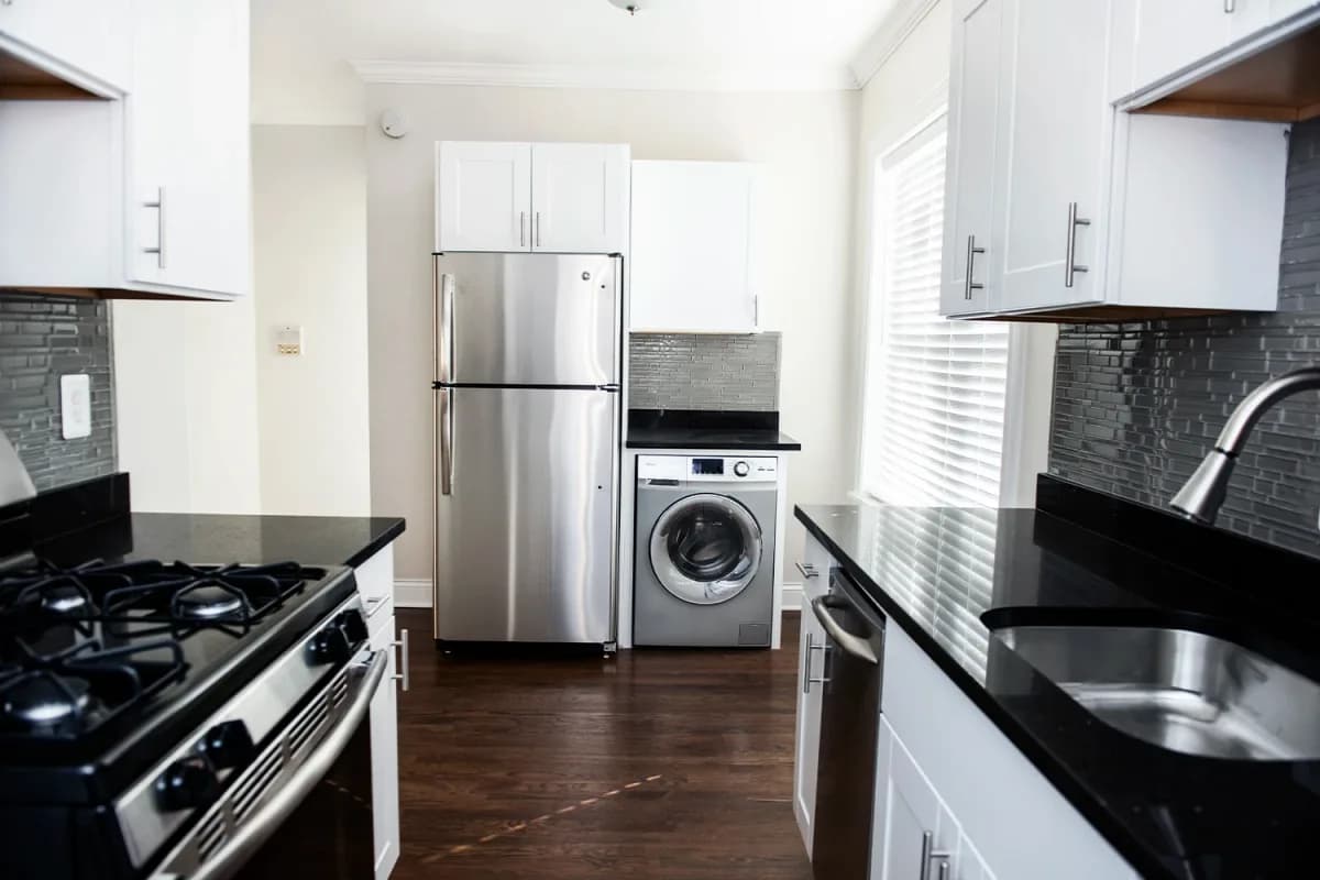 3815-23 N. Greenview Ave, Apt 1e — photo 4